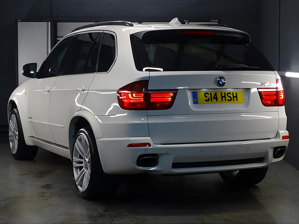 Used 2011 BMW X5 M Sport Alpine White - Interior and Exterior details 8