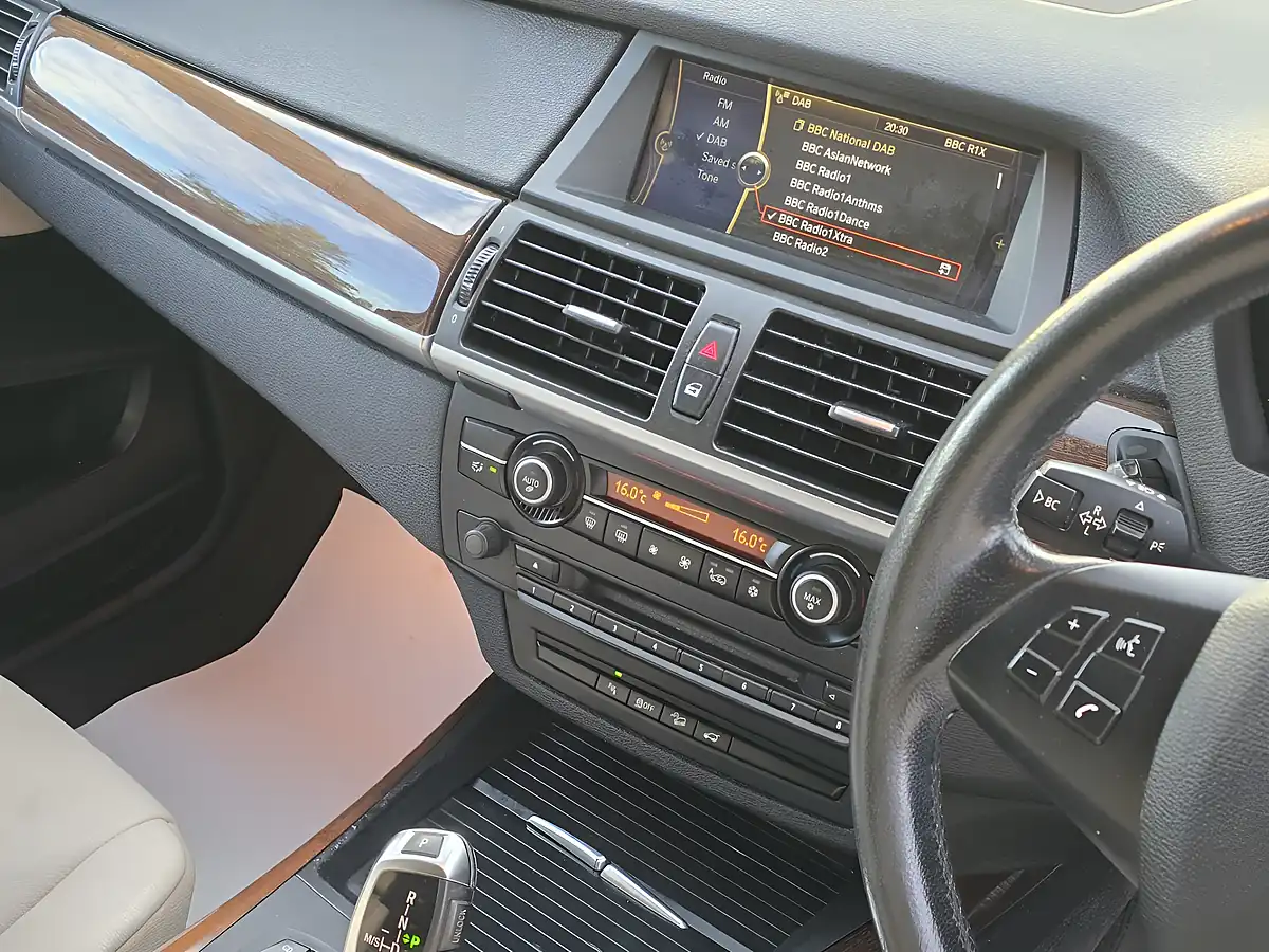 Used 2011 BMW X5 Se Black - Interior and Exterior details 17