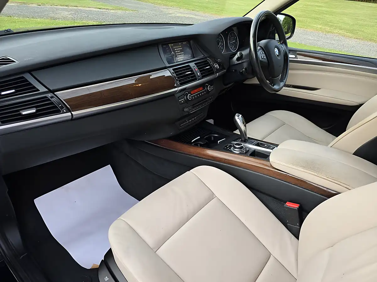 Used 2011 BMW X5 Se Black - Interior and Exterior details 2
