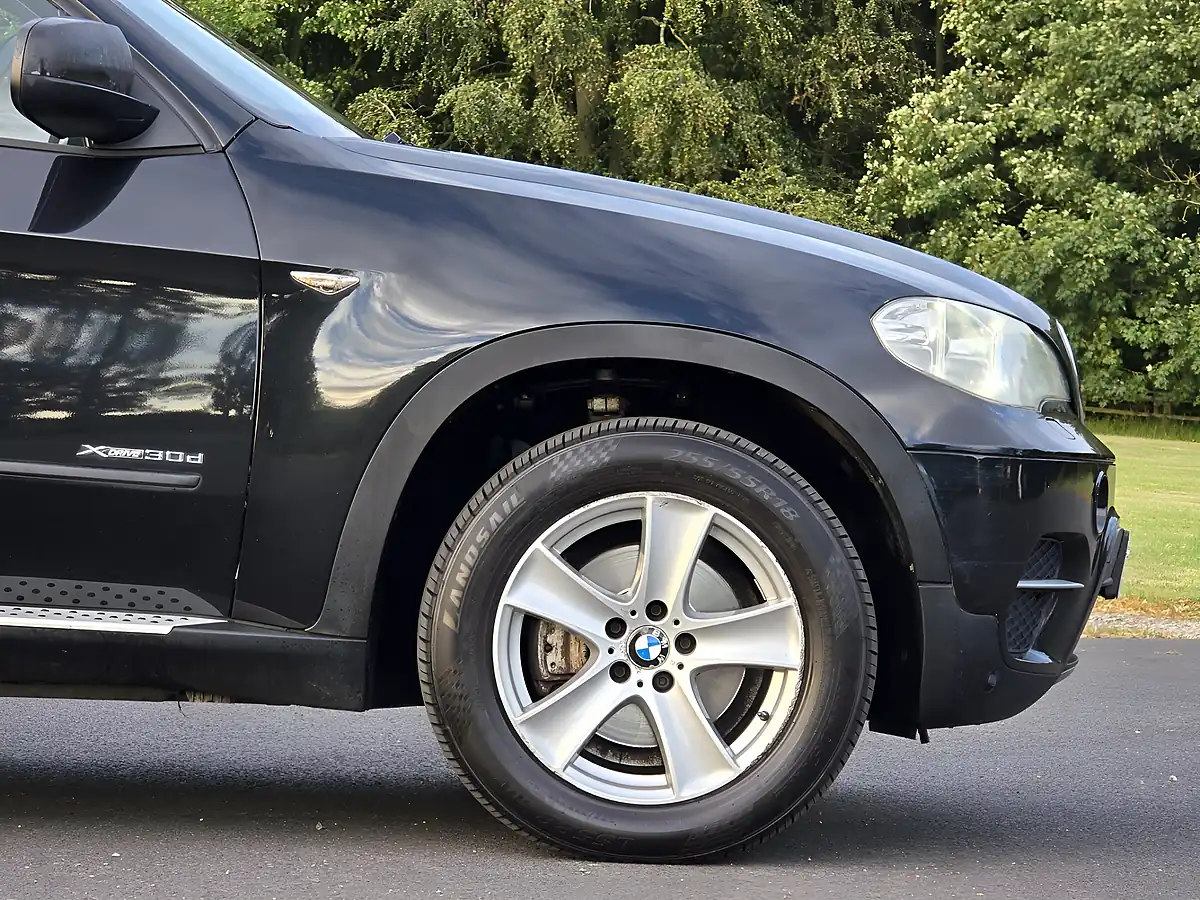 Used 2011 BMW X5 Se Black - Interior and Exterior details 8