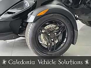 Used 2011 Can-Am Spyder RS Yellow - Interior and Exterior details 11