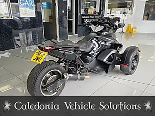 Used 2011 Can-Am Spyder RS Yellow - Interior and Exterior details 16