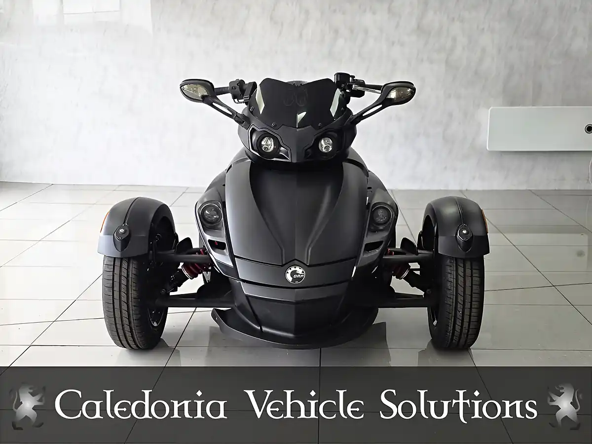 Used 2011 Can-Am Spyder RS Yellow - Interior and Exterior details 17