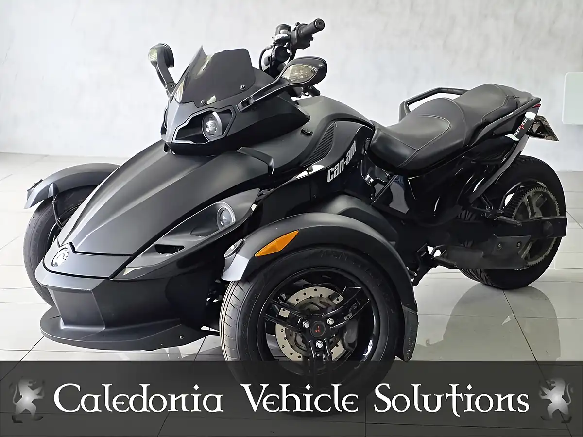 Used 2011 Can-Am Spyder RS Yellow - Interior and Exterior details 2