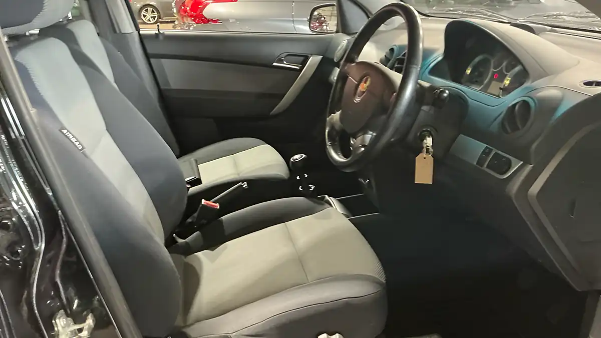 Used 2011 Chevrolet Aveo Lt Black - Interior and Exterior details 12