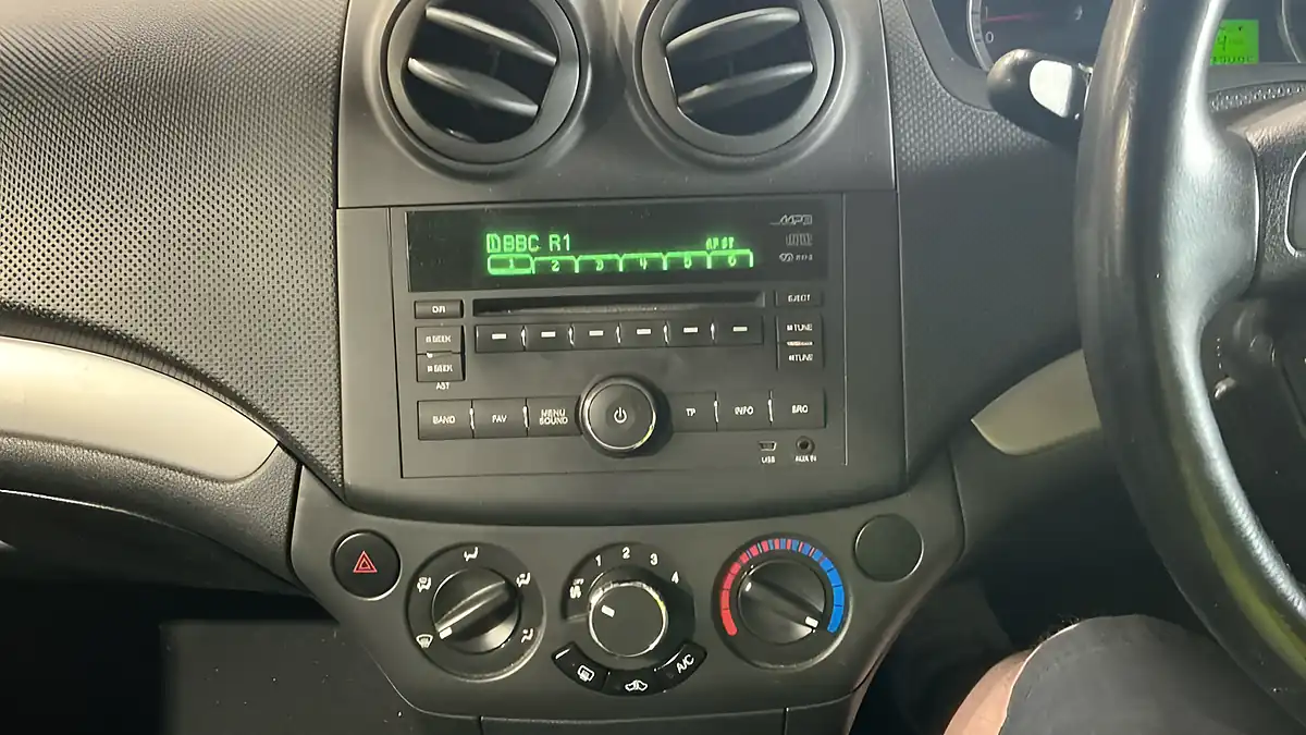 Used 2011 Chevrolet Aveo Lt Black - Interior and Exterior details 14