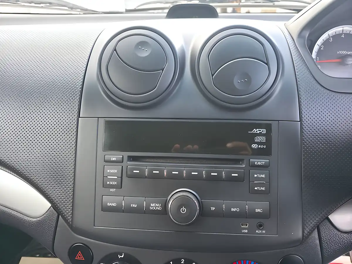 Used 2011 Chevrolet Aveo Lt Black - Interior and Exterior details 19
