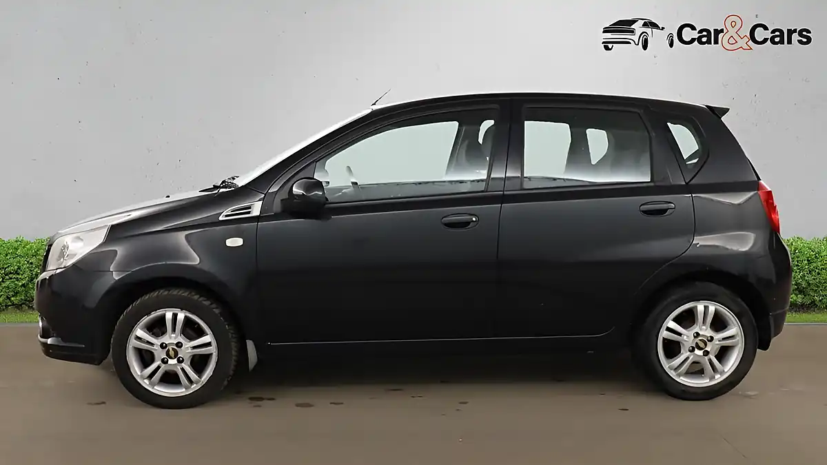 Used 2011 Chevrolet Aveo Lt Black - Interior and Exterior details 7