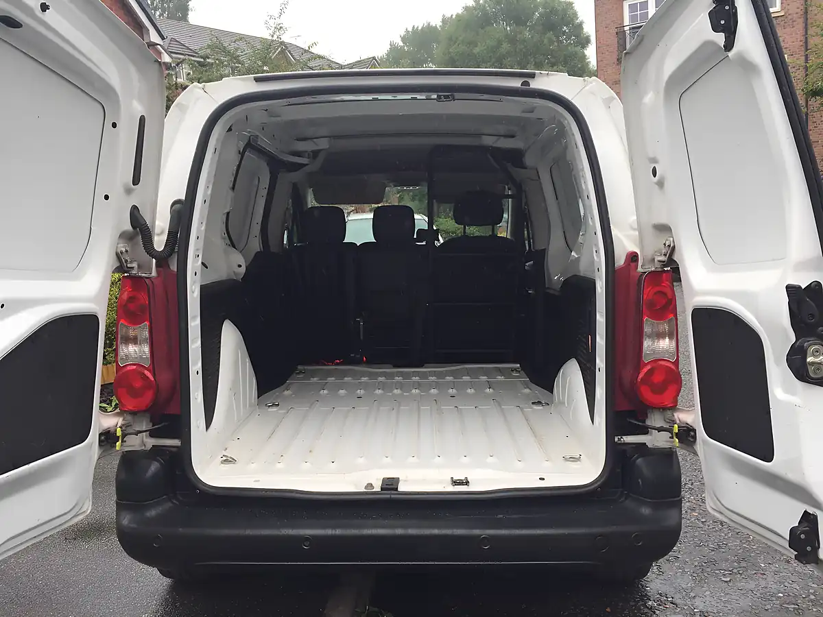 Used 2011 Citroen Berlingo 625 Enterprise White - Interior and Exterior details 10