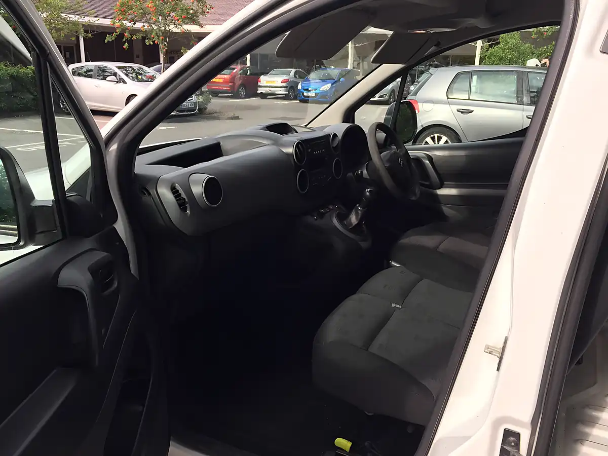Used 2011 Citroen Berlingo 625 Enterprise White - Interior and Exterior details 16