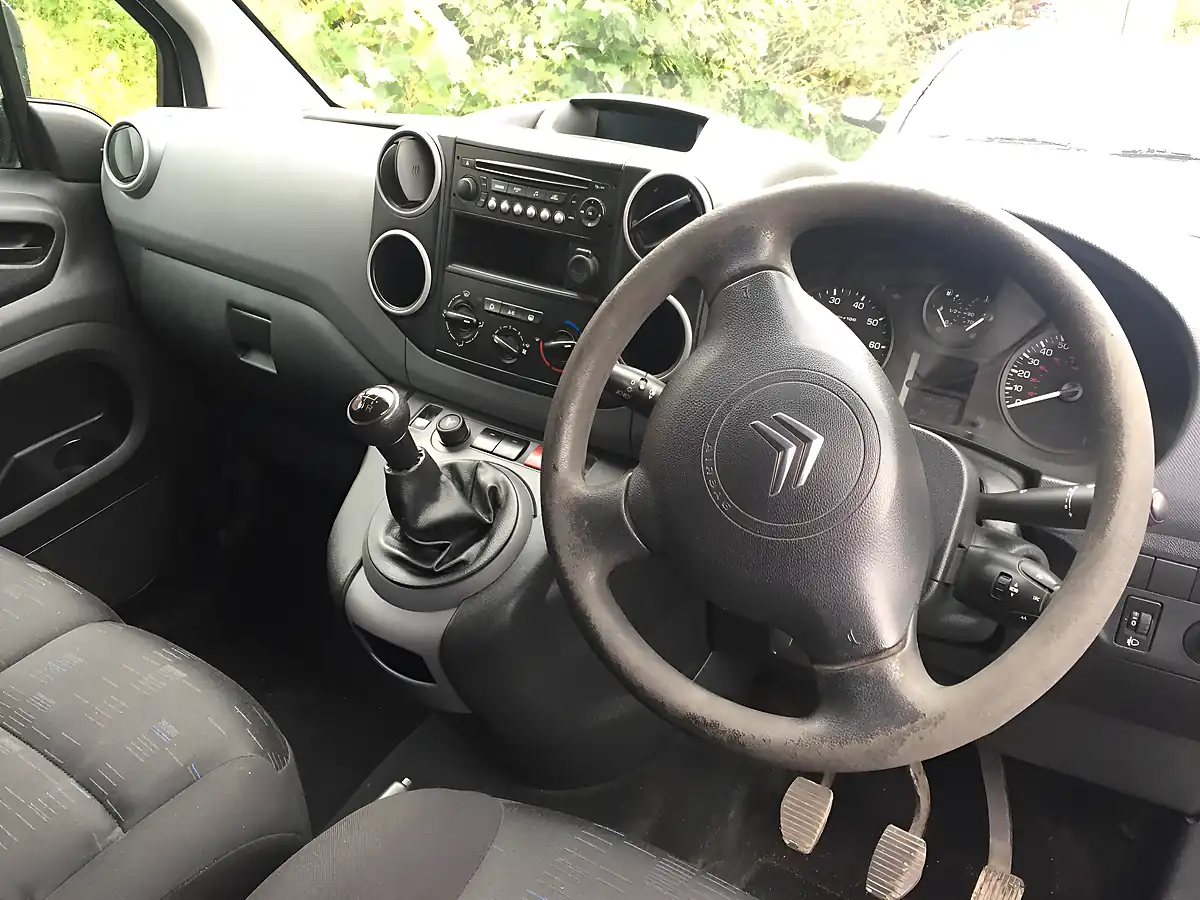 Used 2011 Citroen Berlingo 625 Enterprise White - Interior and Exterior details 19