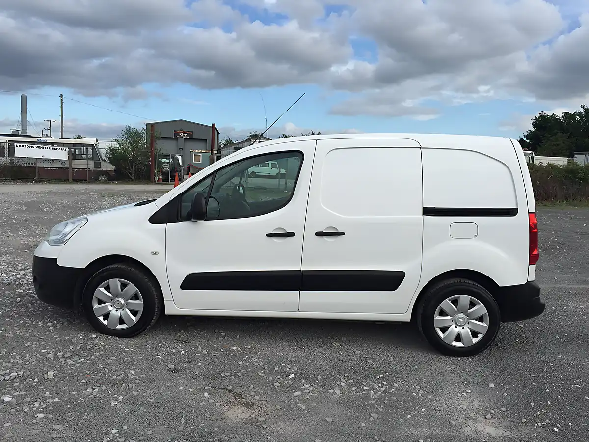 Used 2011 Citroen Berlingo 625 Enterprise White - Interior and Exterior details 8
