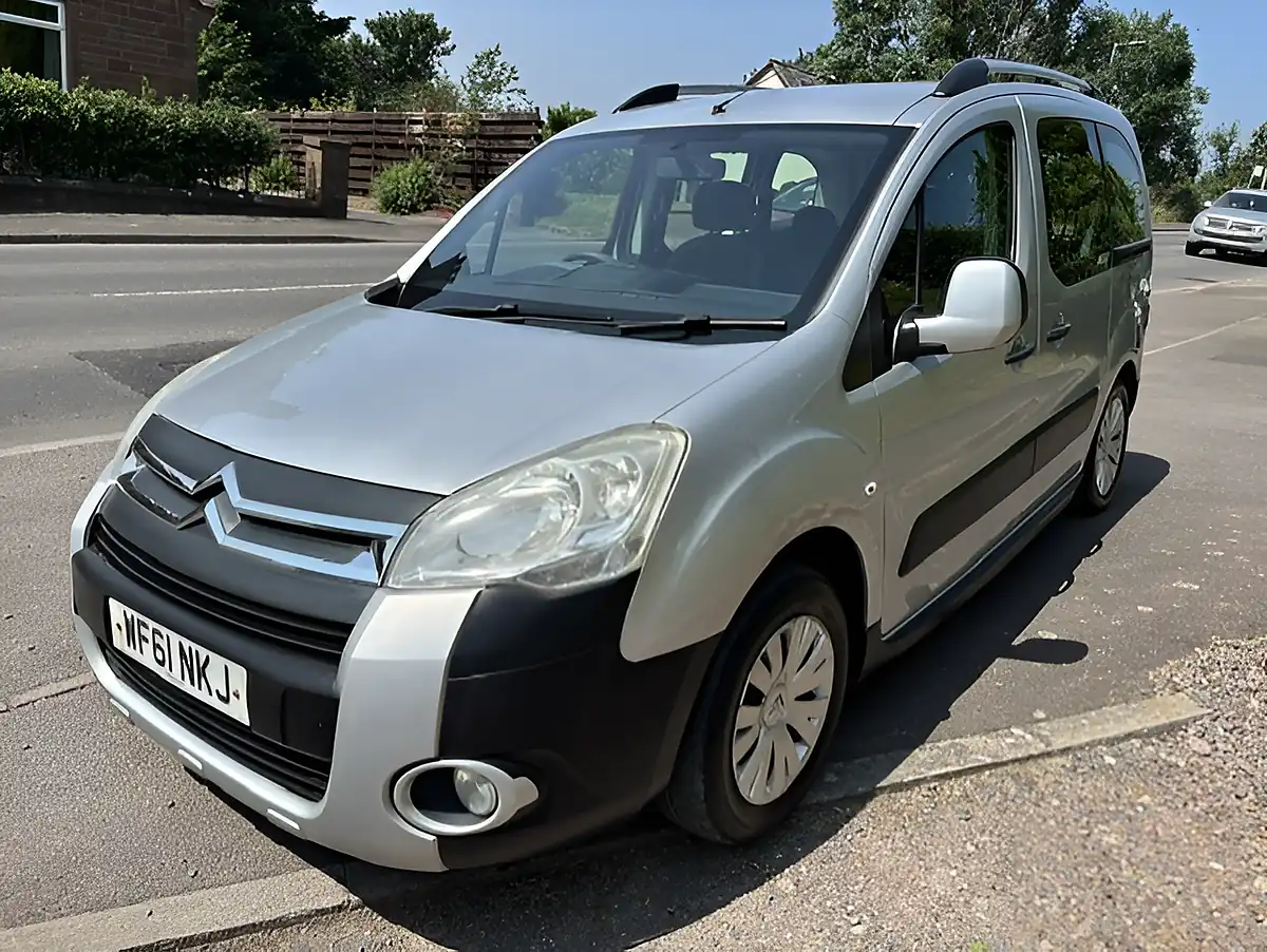 Used 2011 Citroen Berlingo Multispace Xtr Silver - Front View
