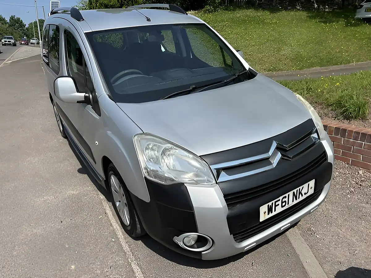 Used 2011 Citroen Berlingo Multispace Xtr Silver - Interior and Exterior details 3