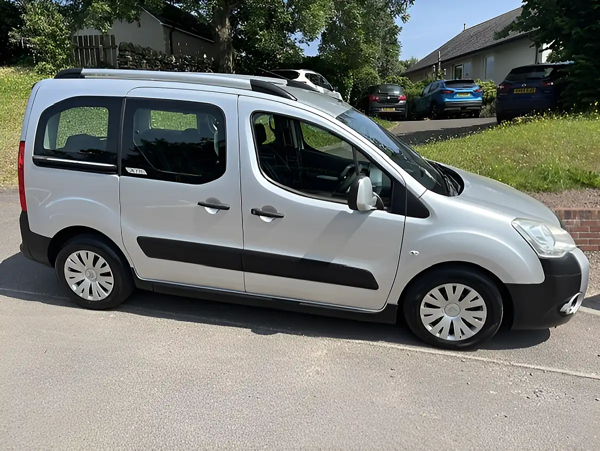 Used 2011 Citroen Berlingo Multispace Xtr Silver - Interior and Exterior details 4