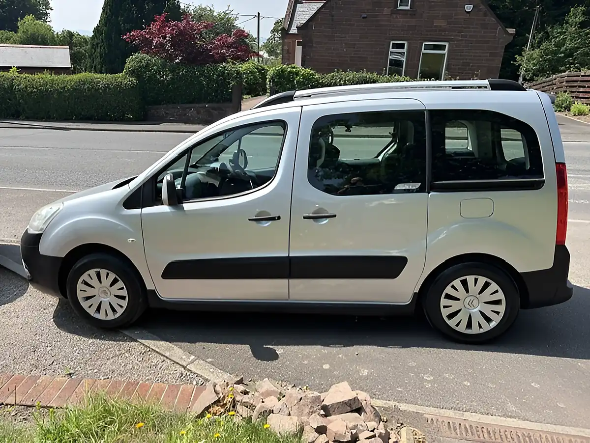 Used 2011 Citroen Berlingo Multispace Xtr Silver - Interior and Exterior details 5