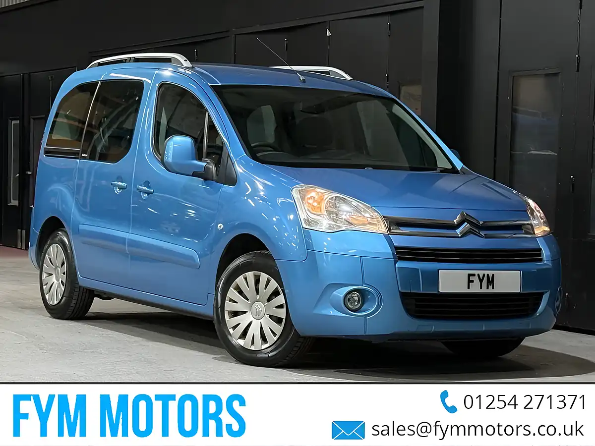 Used 2011 Citroen Berlingo Vtr Multispace Blue - Front View