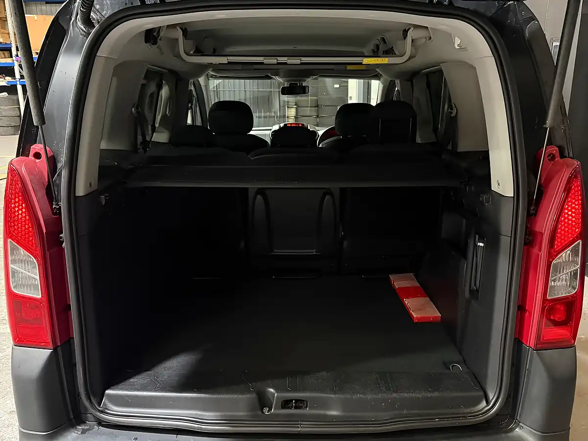 Used 2011 Citroen Berlingo Xtr Multispace Black - Interior and Exterior details 6
