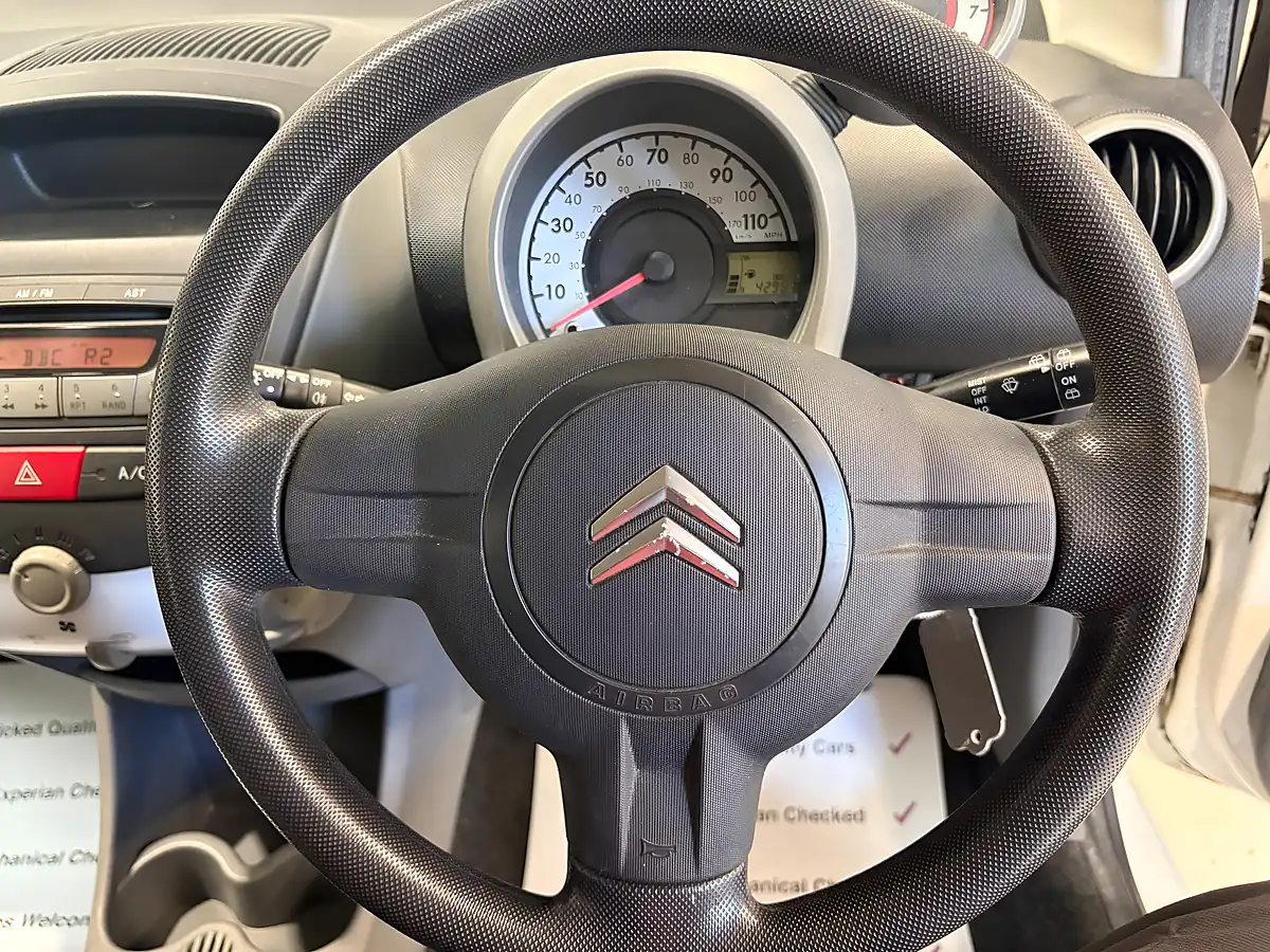 Used 2011 Citroen C1 Vtr+ White - Interior and Exterior details 9