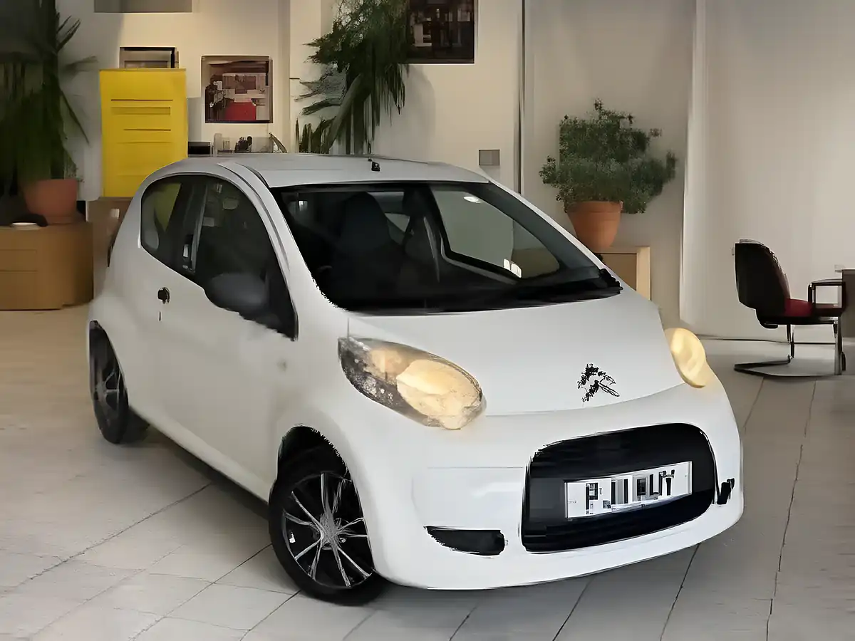 Used 2011 Citroen C1 Vtr White - Front View