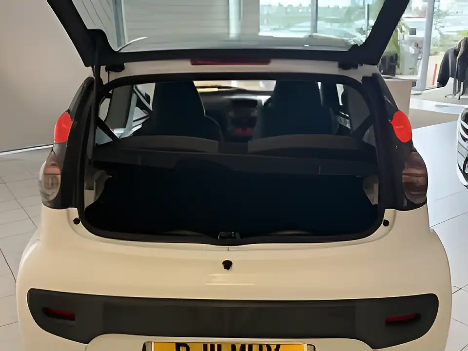 Used 2011 Citroen C1 Vtr White - Interior and Exterior details 10