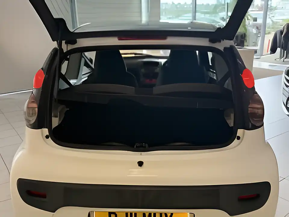 Used 2011 Citroen C1 Vtr White - Interior and Exterior details 7