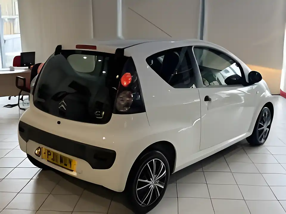 Used 2011 Citroen C1 Vtr White - Interior and Exterior details 9