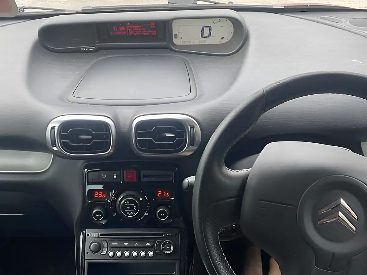 Used 2011 Citroen C3 Picasso Exclusive Red - Interior and Exterior details 16