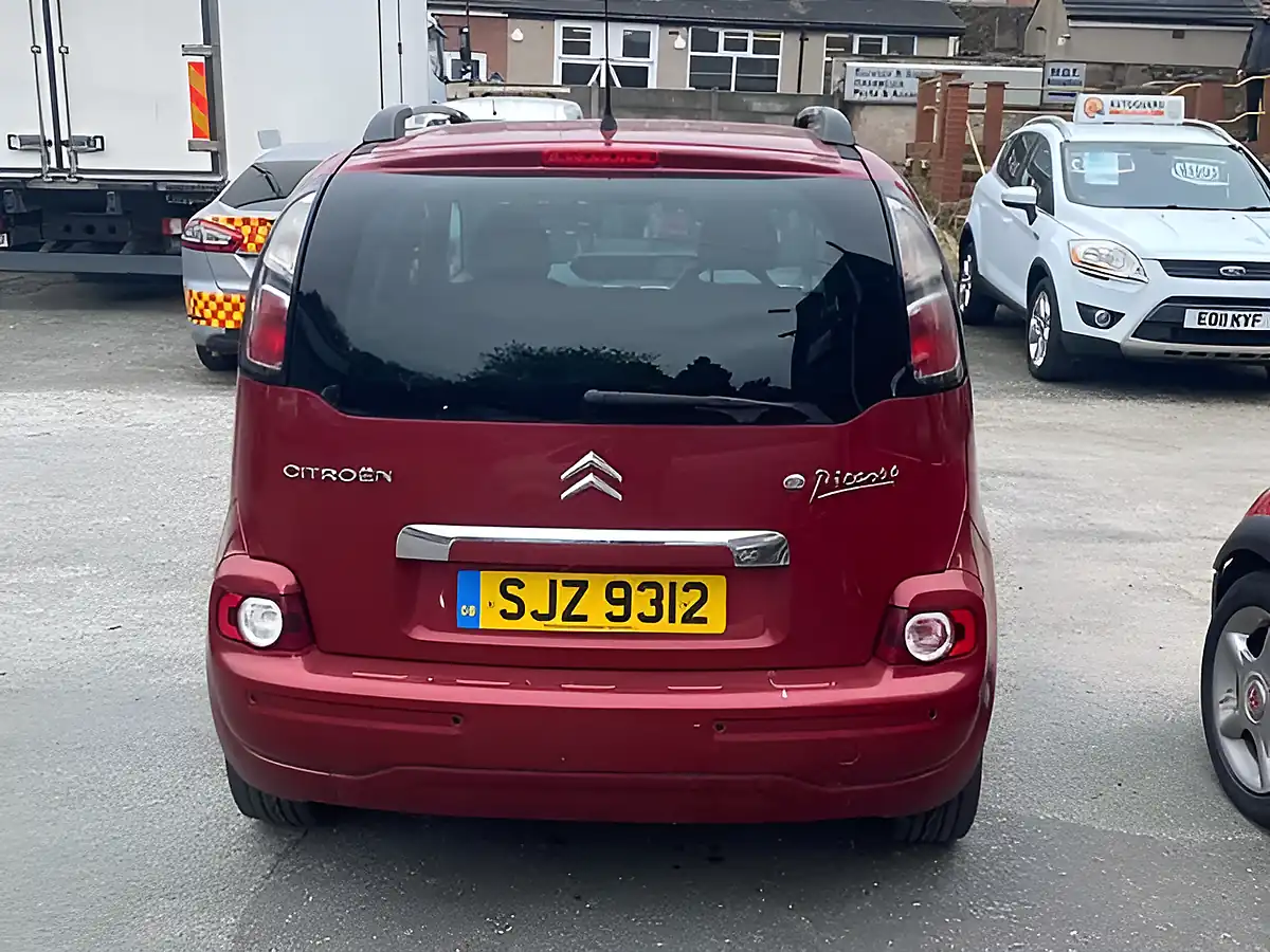 Used 2011 Citroen C3 Picasso Exclusive Red - Interior and Exterior details 6