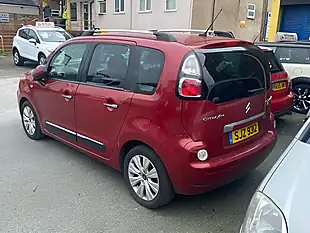 Used 2011 Citroen C3 Picasso Exclusive Red - Interior and Exterior details 9