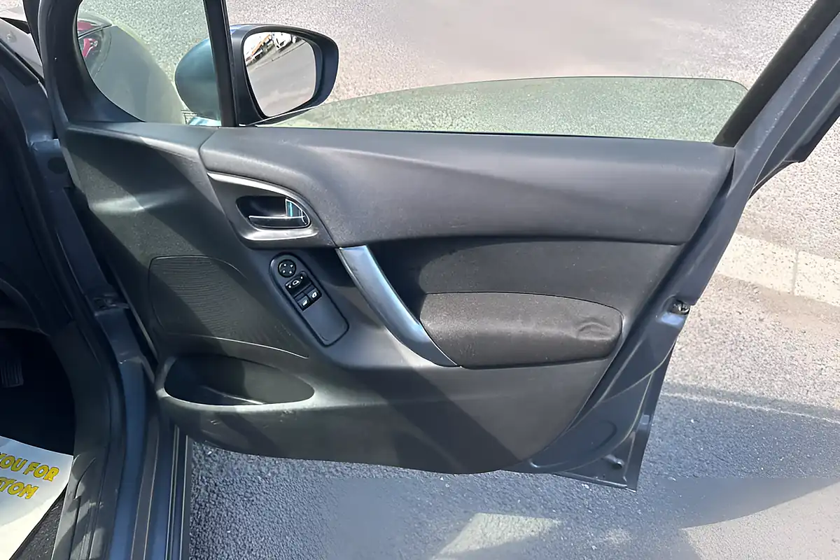 Used 2011 Citroen C3 Vtr+ Grey - Interior and Exterior details 14