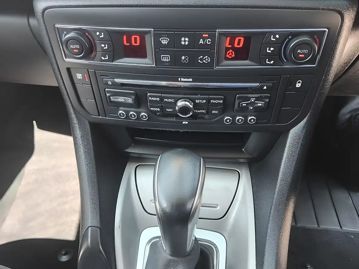 Used 2011 Citroen C5 Vtr+ Nav Grey - Interior and Exterior details 12