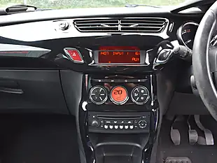 Used 2011 Citroen DS3 Dstyle Plus White - Interior and Exterior details 14