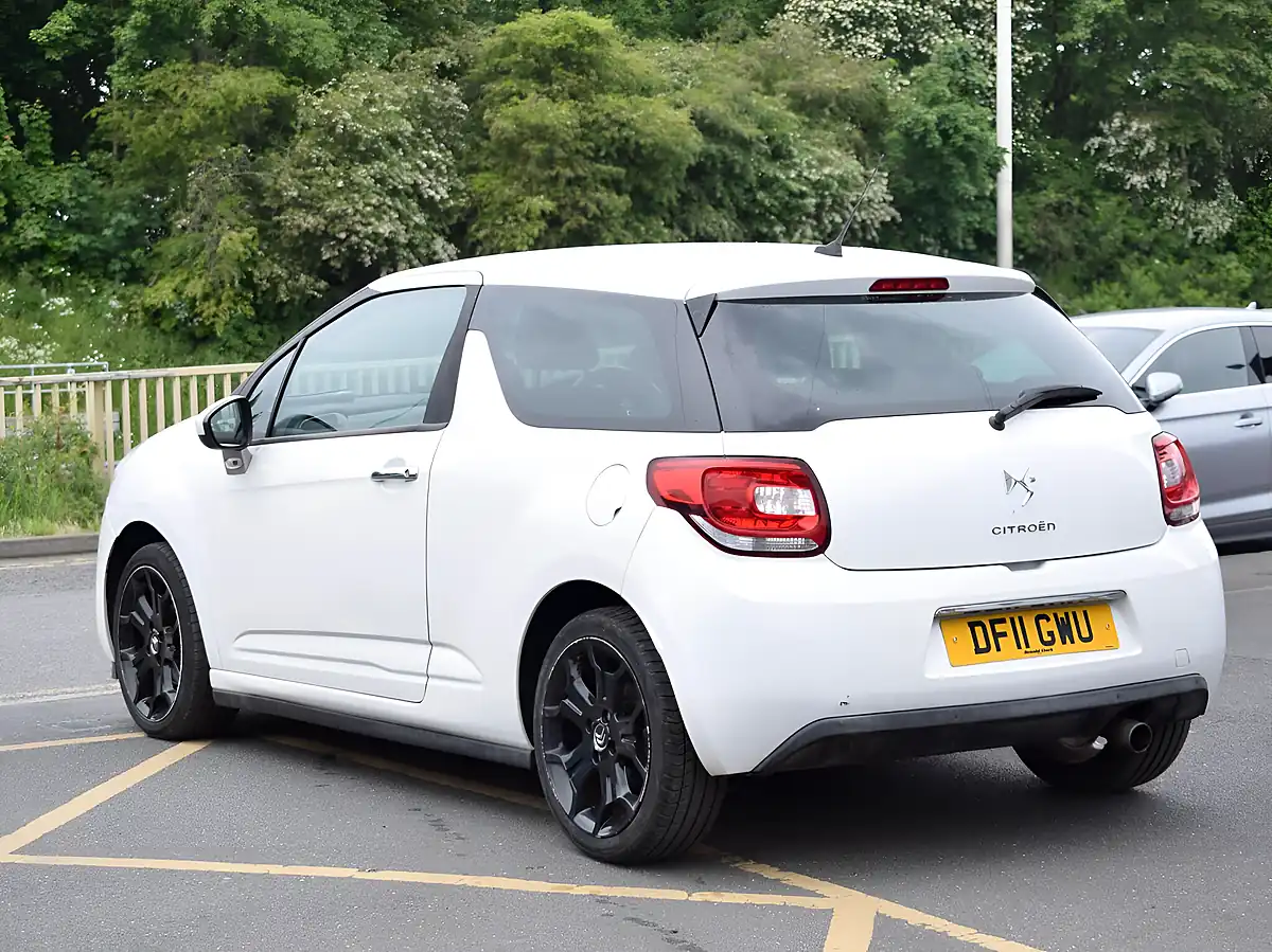 Used 2011 Citroen DS3 Dstyle Plus White - Interior and Exterior details 5