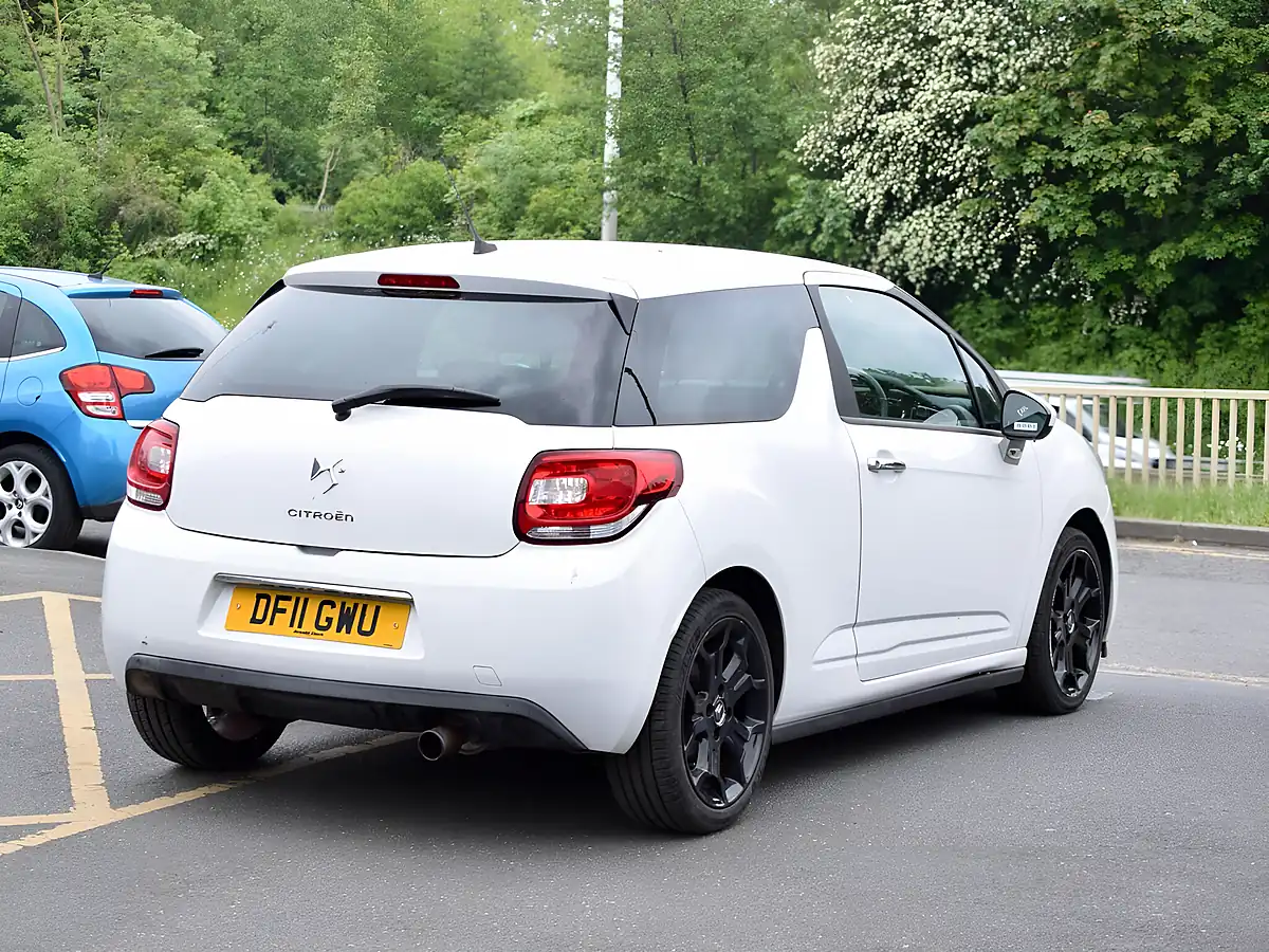 Used 2011 Citroen DS3 Dstyle Plus White - Interior and Exterior details 8
