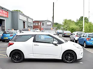 Used 2011 Citroen DS3 Dstyle Plus White - Interior and Exterior details 9