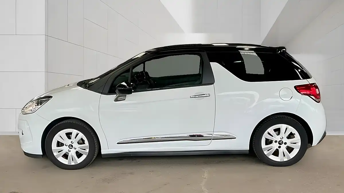 Used 2011 Citroen DS3 Dstyle White - Interior and Exterior details 3