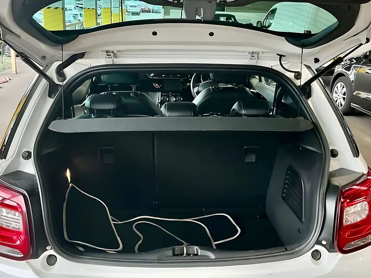 Used 2011 Citroen DS3 Dstyle White - Interior and Exterior details 5