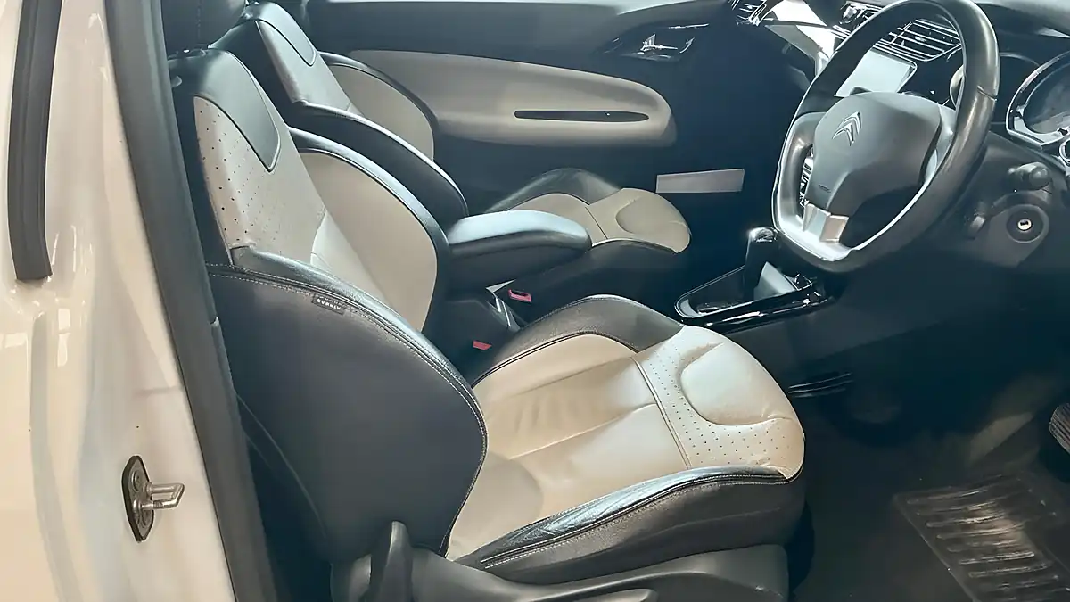 Used 2011 Citroen DS3 Dstyle White - Interior and Exterior details 8