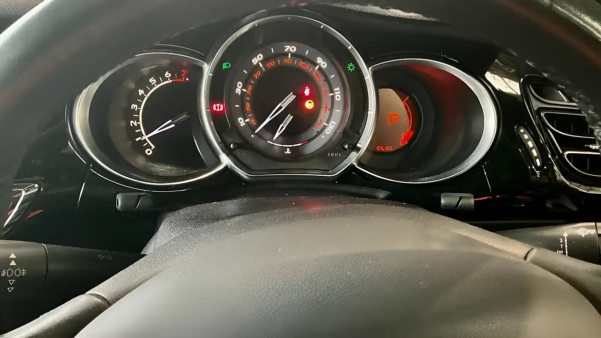 Used 2011 Citroen DS3 Dstyle White - Interior and Exterior details 9