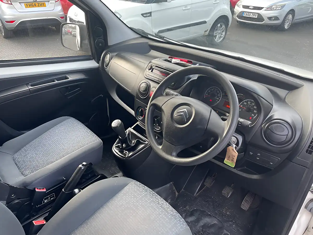 Used 2011 Citroen Nemo Lx White - Interior and Exterior details 6