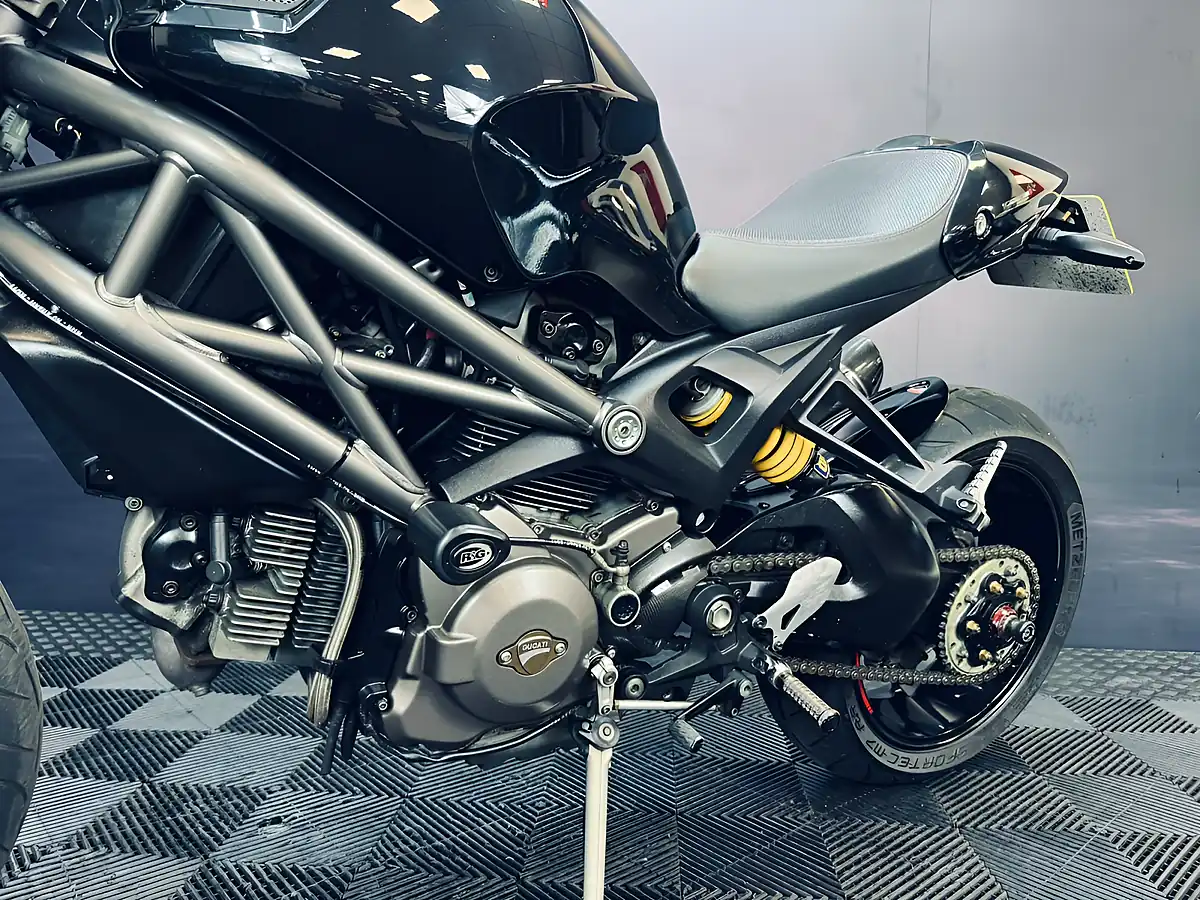 Used 2011 Ducati Monster Evo Black - Interior and Exterior details 12