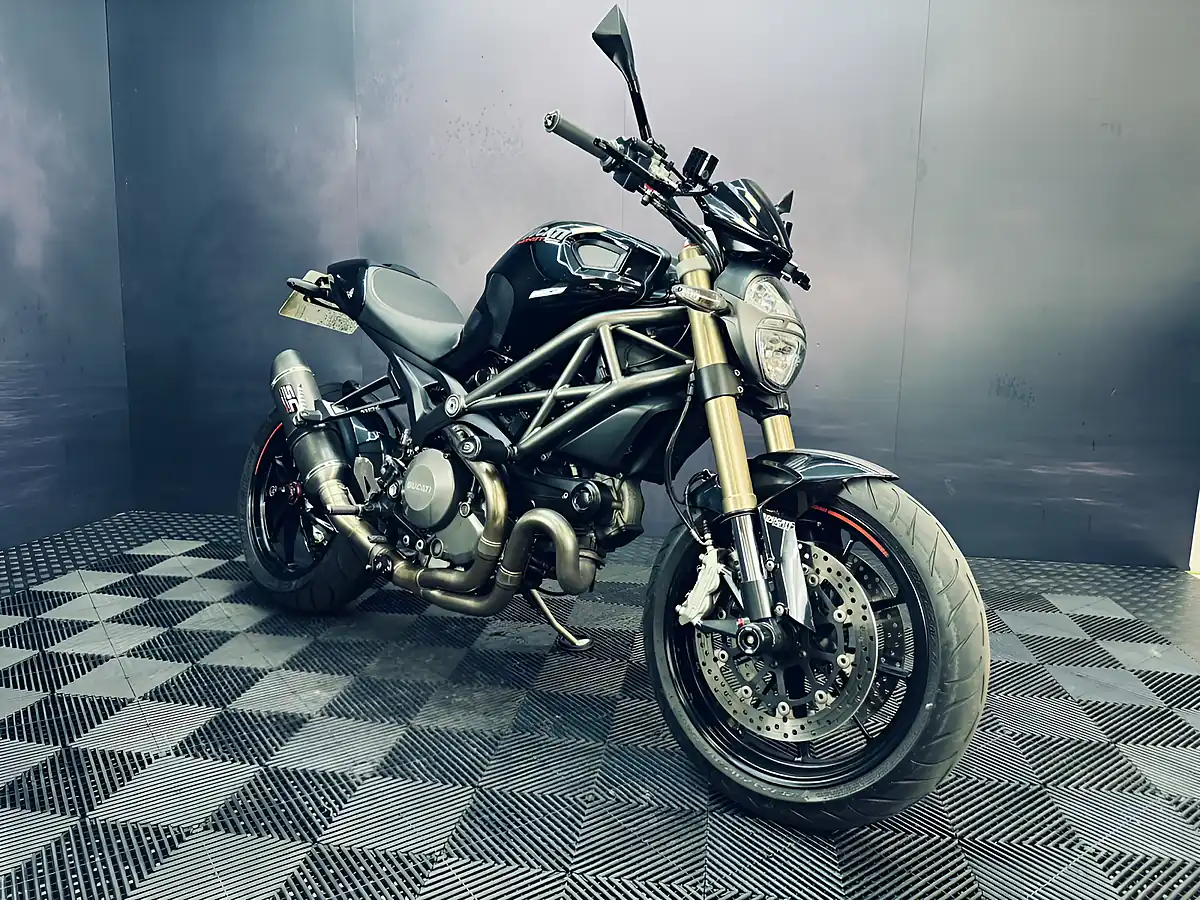 Used 2011 Ducati Monster Evo Black - Interior and Exterior details 18