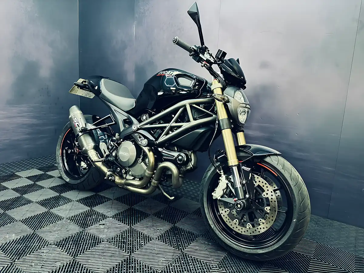 Used 2011 Ducati Monster Evo Black - Interior and Exterior details 4