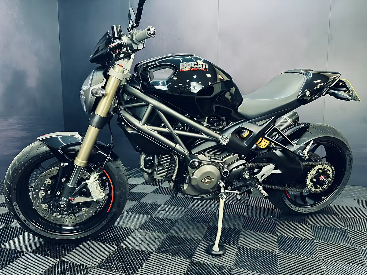 Used 2011 Ducati Monster Evo Black - Interior and Exterior details 5