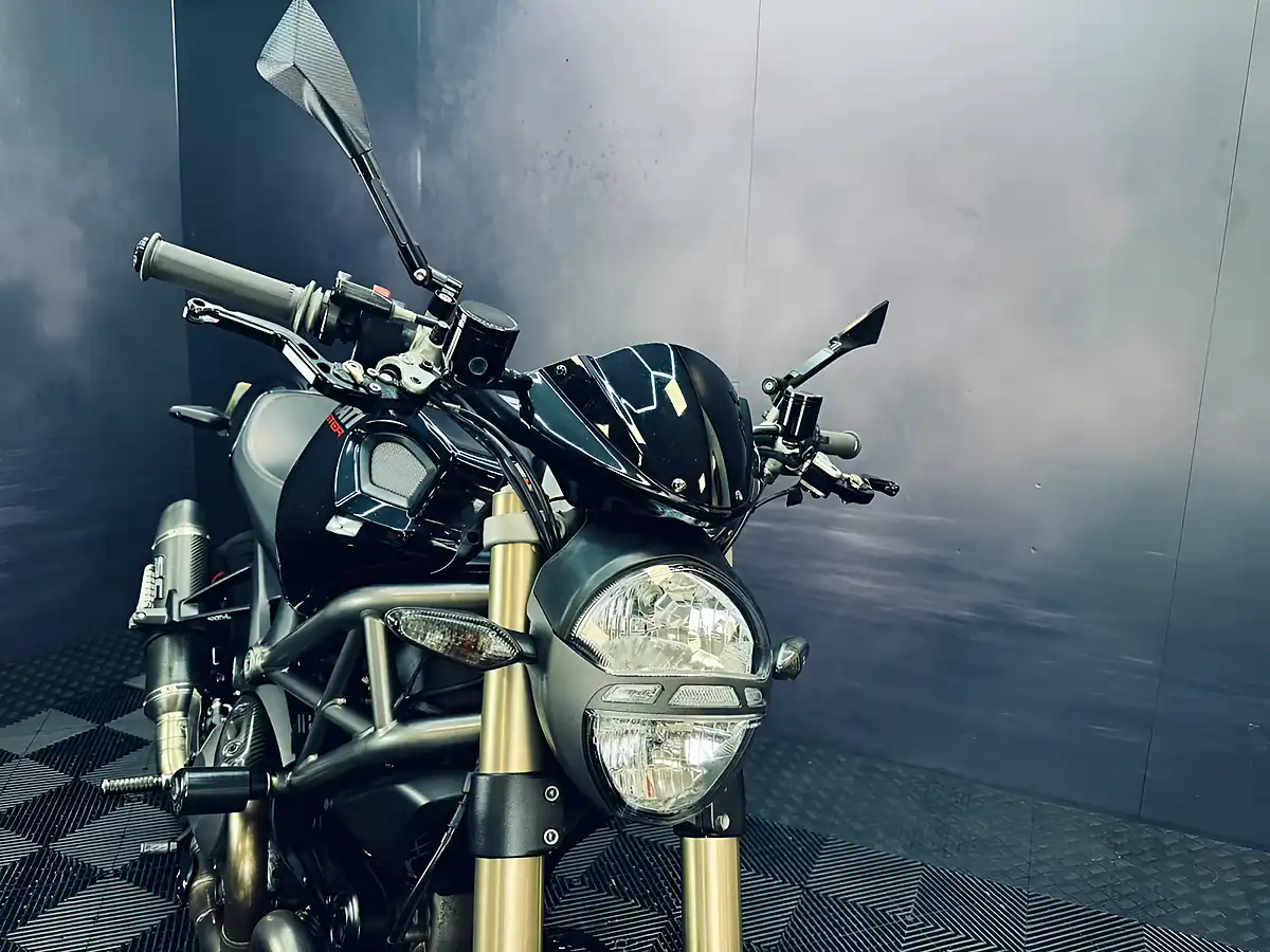 Used 2011 Ducati Monster Evo Black - Interior and Exterior details 8