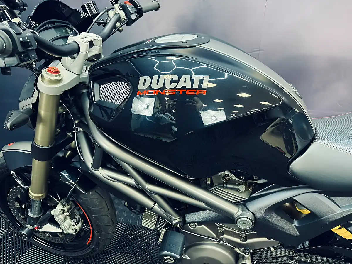 Used 2011 Ducati Monster Evo Black - Interior and Exterior details 9