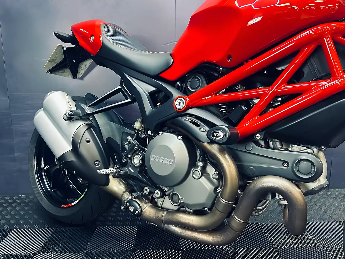 Used 2011 Ducati Monster Evo Red - Interior and Exterior details 10