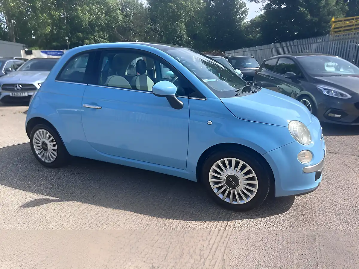 Used 2011 Fiat 500 Lounge Blue - Interior and Exterior details 12