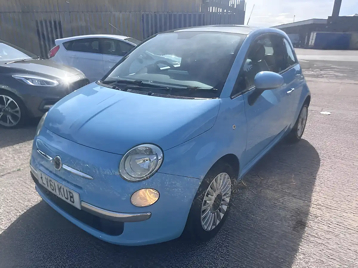 Used 2011 Fiat 500 Lounge Blue - Interior and Exterior details 16